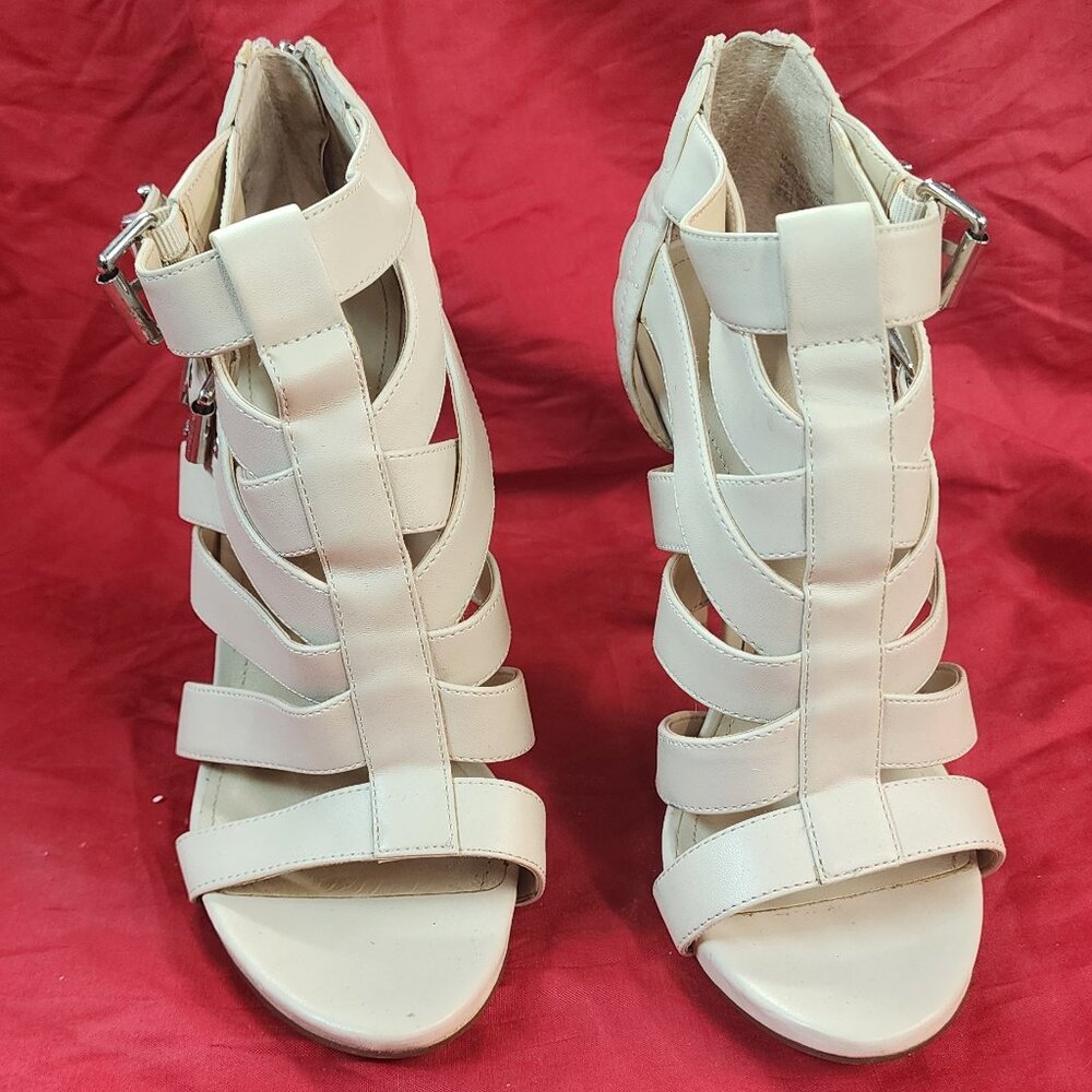 Cream Colored Open Toe strappy Sandals 8.5 no brand rear zipper